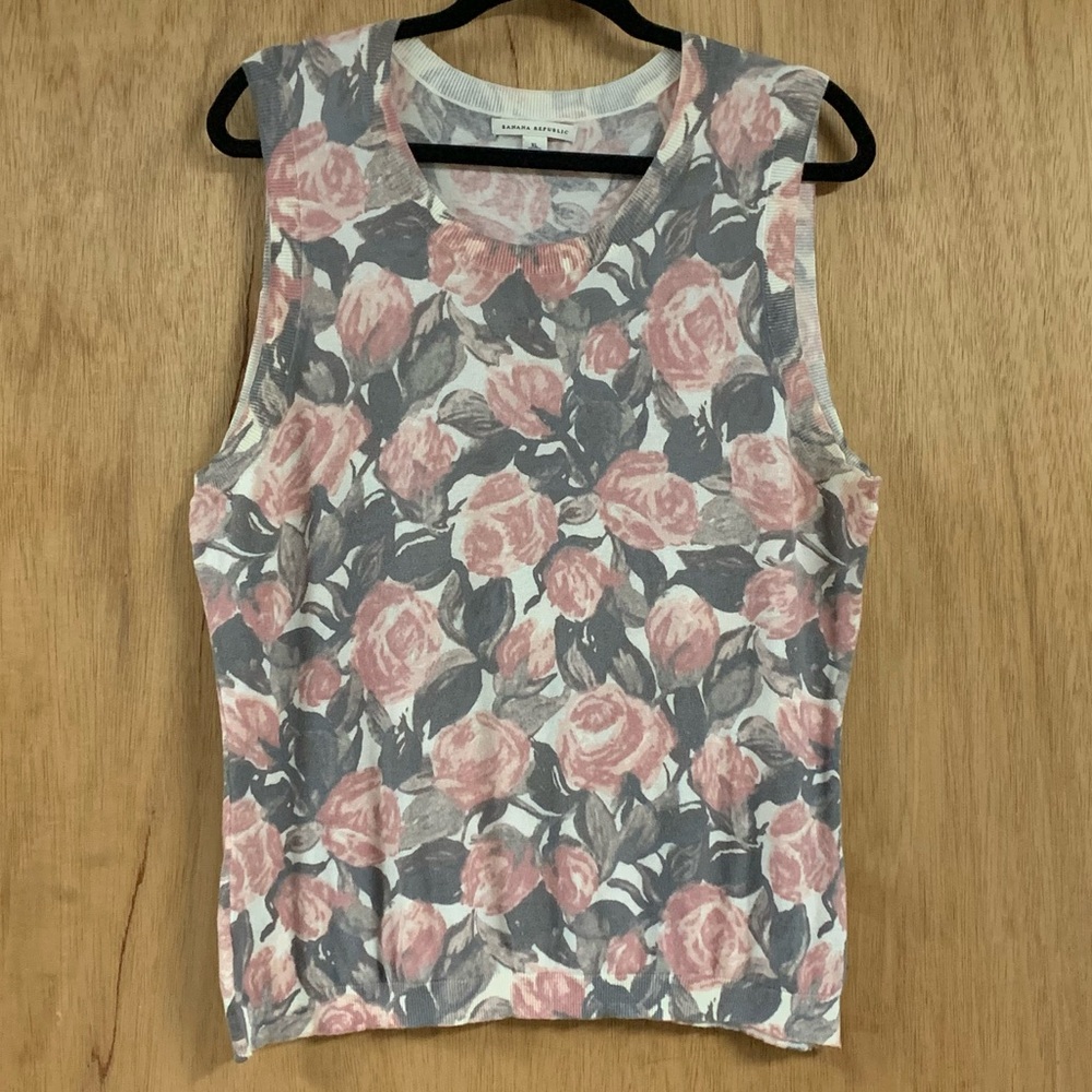 BANANA REPUBLIC Roses SLEEVELESS TOP Super Soft Knit Cotton Office Romantic Date